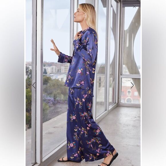 Johnny Was MISTY RAYON BUTTON DOWN SHIRT NWT Medium - Picture 1 of 11